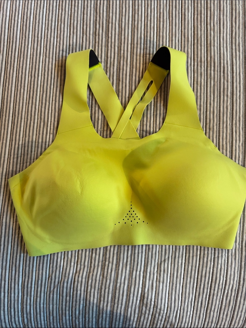 Seamless Neon Yellow Sports Bra with Cross-Back Support